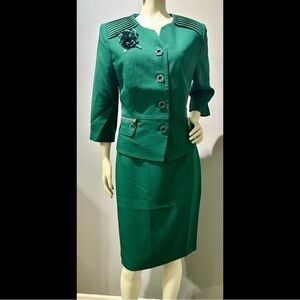 Elegant Green Women's Skirt Suit